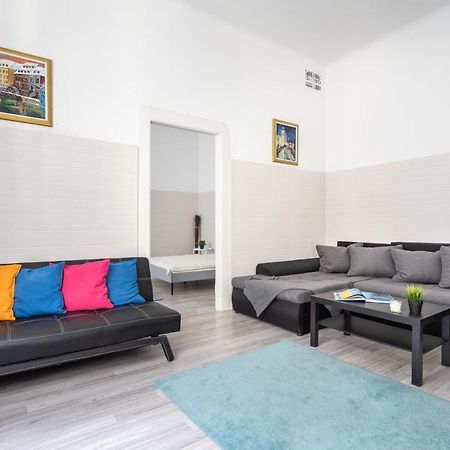 The White House Apartment Budapest Esterno foto
