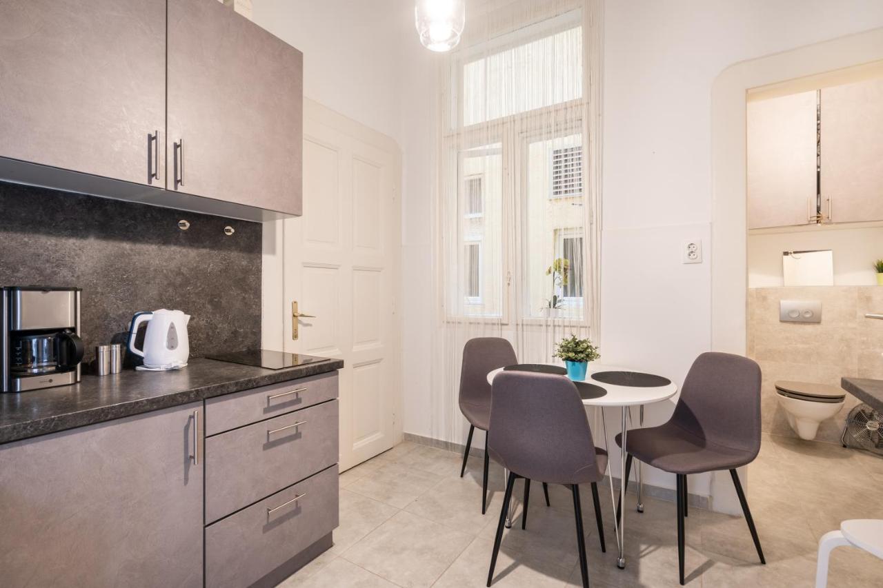 The White House Apartment Budapest Esterno foto