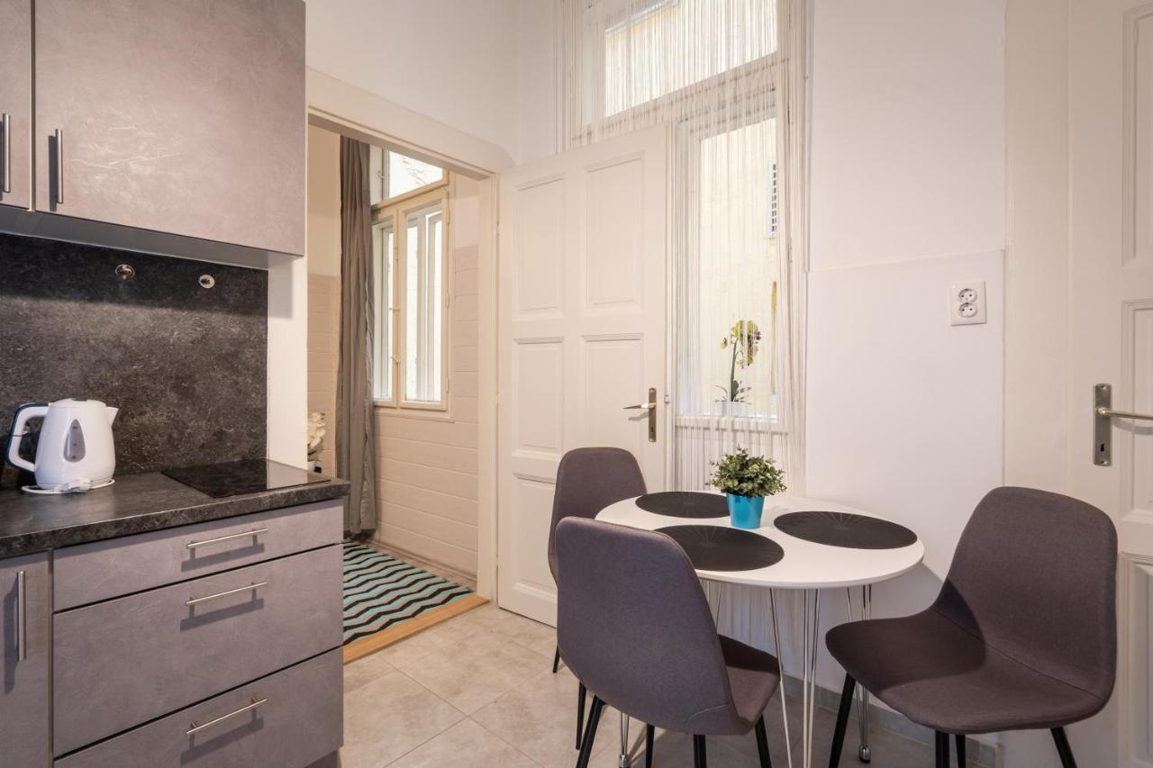 The White House Apartment Budapest Esterno foto