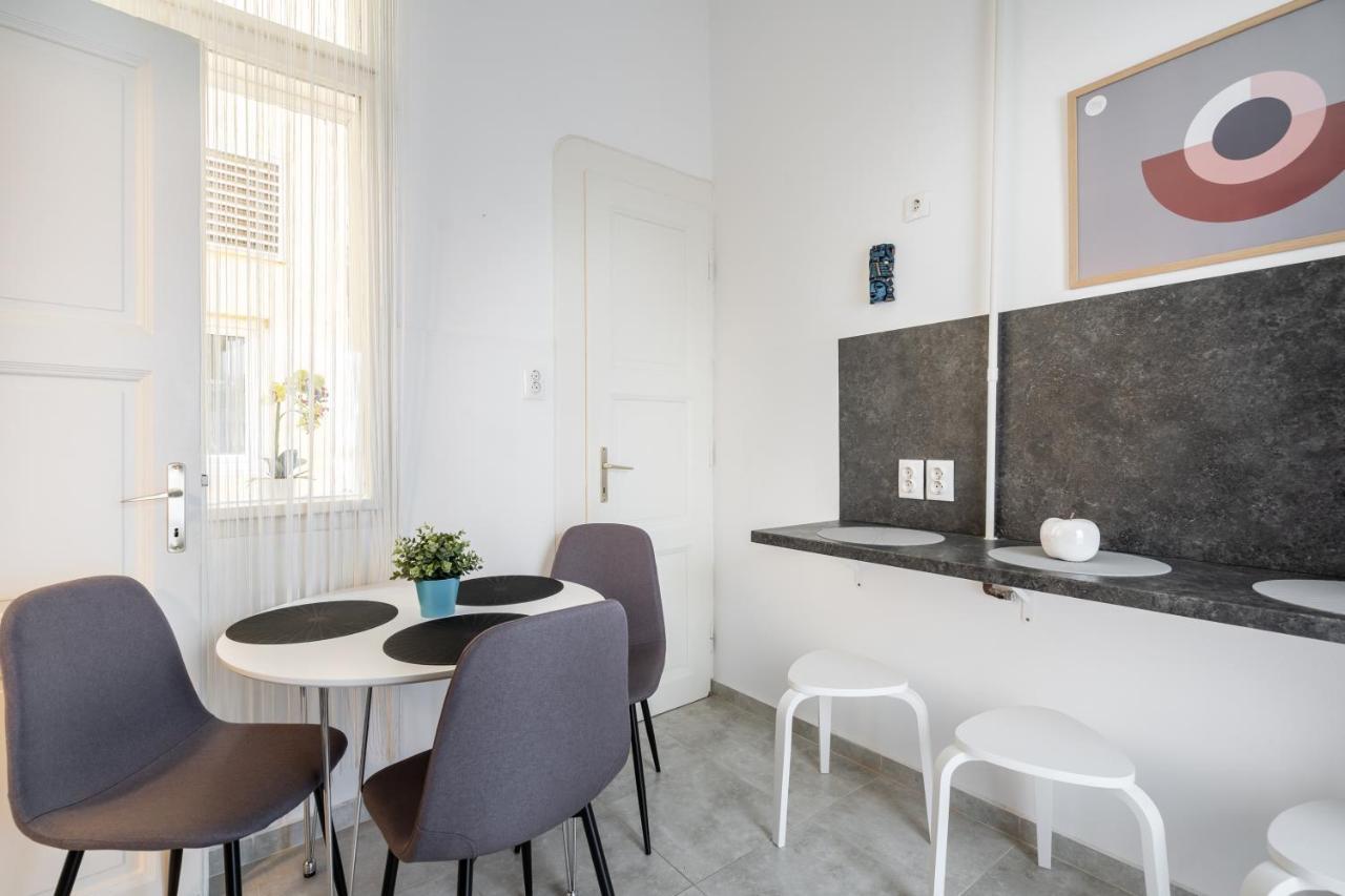 The White House Apartment Budapest Esterno foto