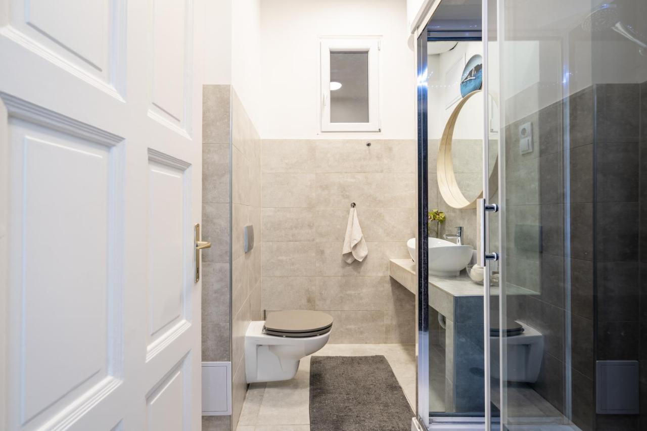The White House Apartment Budapest Esterno foto
